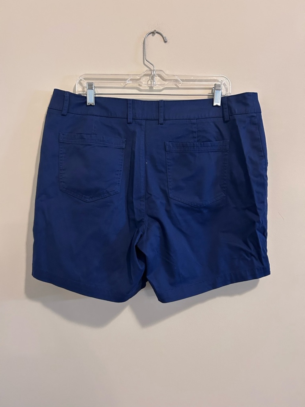 Classic Navy Blue Bermuda Shorts — Clean Everyday Style - Picture 2 of 6